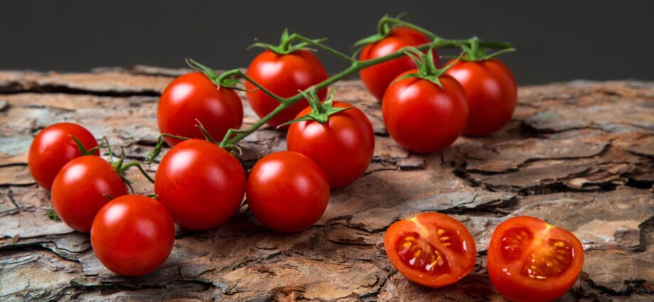 Pomodori ciliegini calorie valori nutrizionali