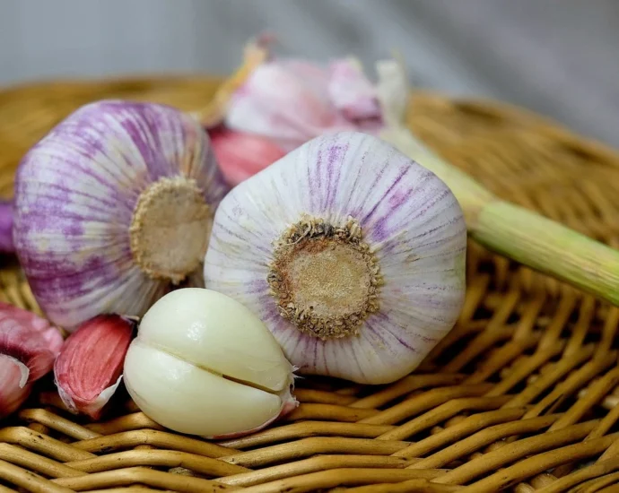 Come consumare l'aglio per abbassare colesterolo