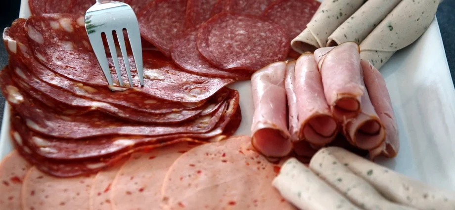 Mangiare salumi affettati fa male rischio demenza