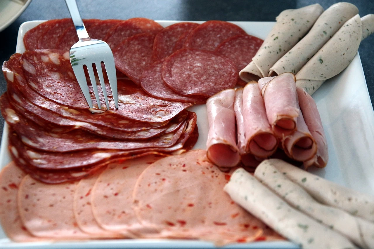 Mangiare salumi affettati fa male rischio demenza